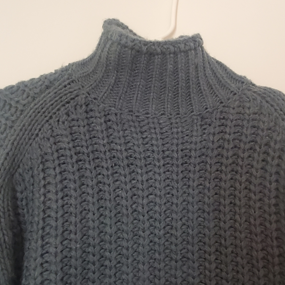 Sweater - Picture 2 of 4